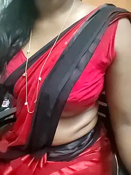Snapshot of Tamilmallu-duskygirl03 chatting on 05.27.26 Tamilmallu-duskygirl03 online show from 05.27.26