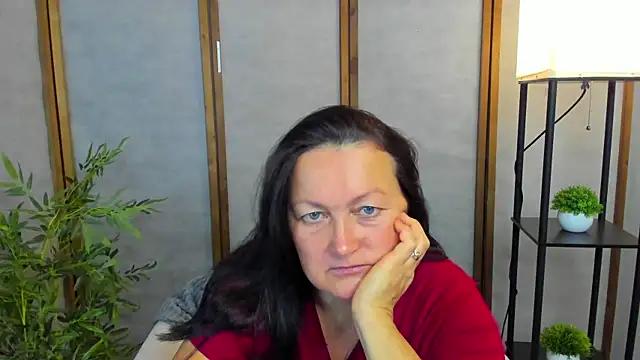 Snapshot of hottyannaa chatting on 10.14.25 hottyannaa online show from 10.14.25