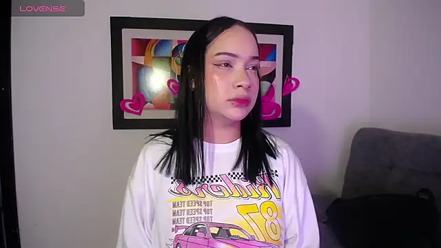 Kari Ruiz  online show from 02.25.26