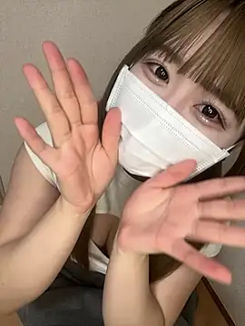 Snapshot of _Minami_x chatting on 10.10.25 Minami x online show from 10.10.25