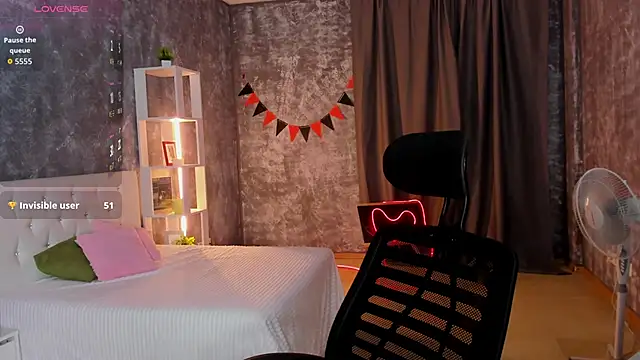 scent  of woman online show from 12.02.25