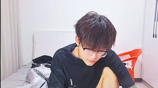 KK-cuteboy online show from 06.25.26