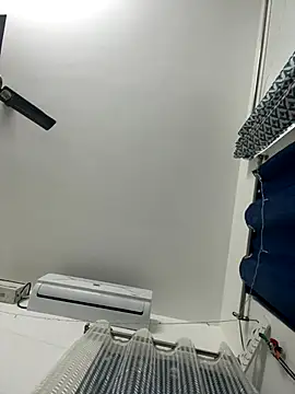 Snapshot of Miami_198 chatting on 11.04.25 Miami 198 online show from 11.04.25