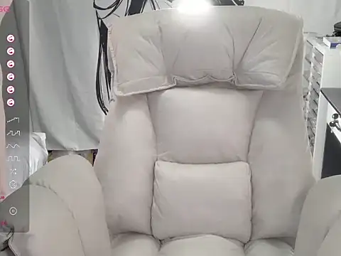 QiQi-779 online show from 10.11.25