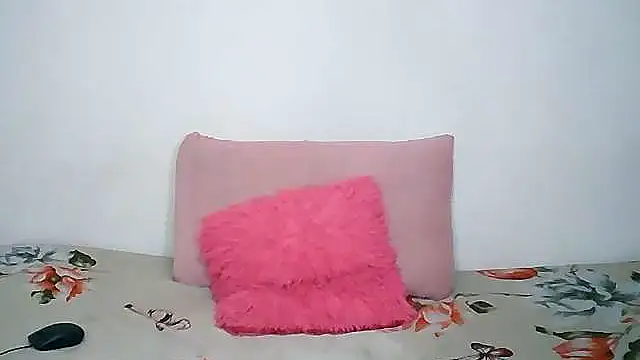 Snapshot of JuicyLipsXx1 chatting on 10.20.25 JuicyLipsXx1 online show from 10.20.25