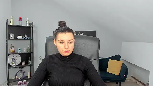 BettyJamess online show from 12.16.25