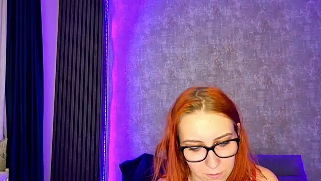 scarleteyes  online show from 11.03.25