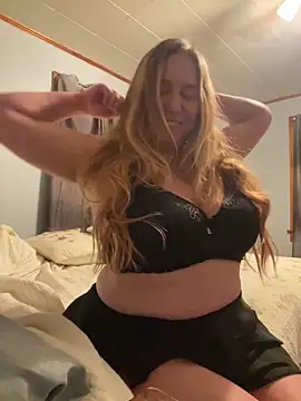 SugarMilkandHoney online show from 12.20.25