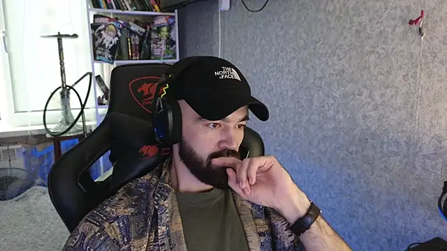 Nik Namee online show from 12.17.25