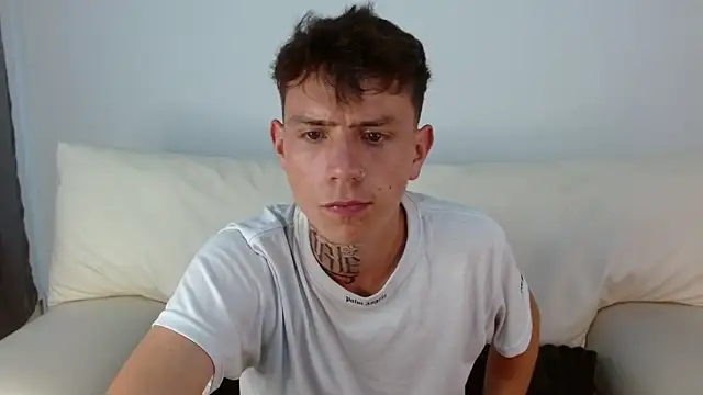 Snapshot of hot_teo_ chatting on 01.05.26 hot teo online show from 01.05.26