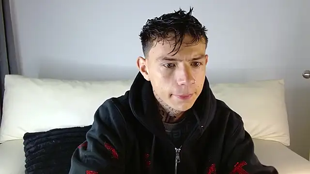 Snapshot of hot_teo_ chatting on 01.08.26 hot teo online show from 01.08.26