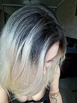 BritanyVegas online show from 11.28.25