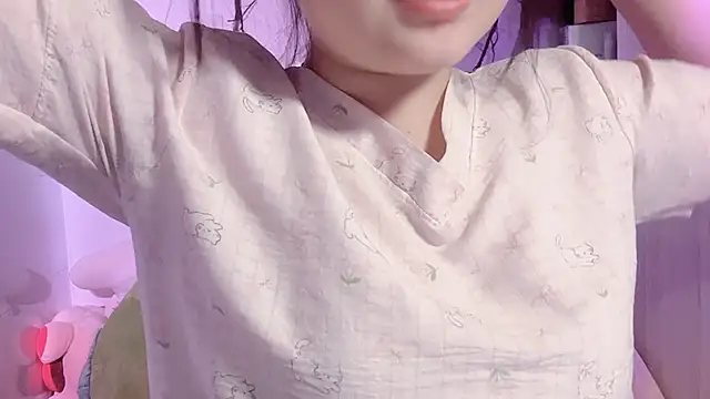 Snapshot of BeChinh_Lee chatting on 07.17.26 BeChinh Lee online show from 07.17.26
