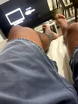 Snapshot of DrDreAu chatting on 10.23.25 DrDreAu online show from 10.23.25