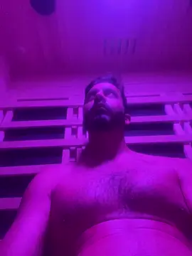 Snapshot of DrDreAu chatting on 10.29.25 DrDreAu online show from 10.29.25