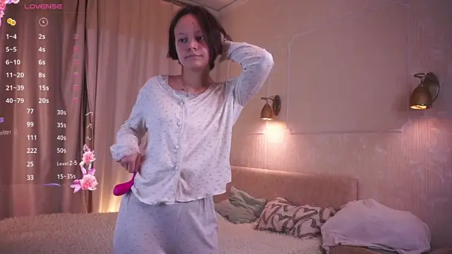 VeliaRogoff online show from 11.11.25