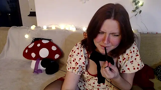 Snapshot of Lilith__moon chatting on 10.23.25 Lilith moon online show from 10.23.25