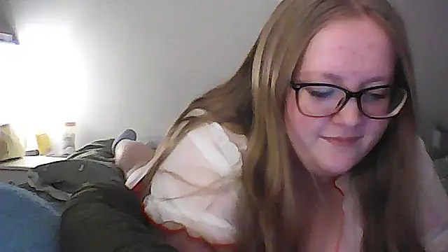 Snapshot of Lilylovex chatting on 10.13.25 Lilylovex online show from 10.13.25