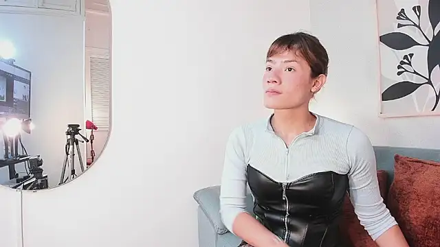 Snapshot of KassMonroe chatting on 02.17.26 KassMonroe online show from 02.17.26