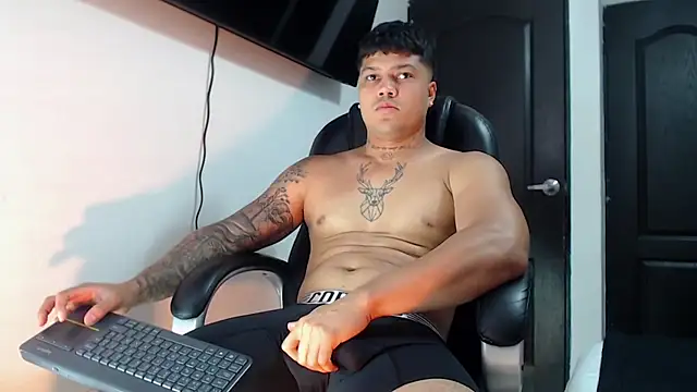 Boyhot 00 online show from 11.07.25