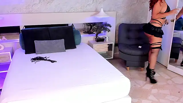 Natashaa-bluer online show from 10.23.25