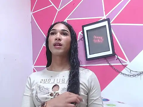 Tifany Adams online show from 10.11.25