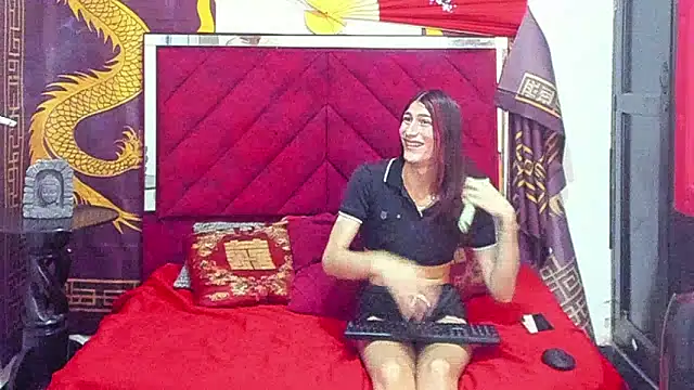 Pride couple online show from 01.05.26