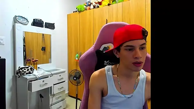 Pride couple online show from 07.09.26