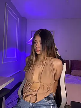 HoneyMollyX online show from 04.20.26