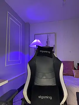 HoneyMollyX online show from 04.22.26