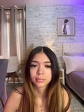 Snapshot of HoneyMollyX chatting on 06.11.26 HoneyMollyX online show from 06.11.26