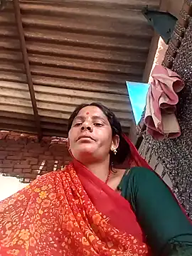 Snapshot of Tr_kirti chatting on 10.12.25 Tr kirti online show from 10.12.25
