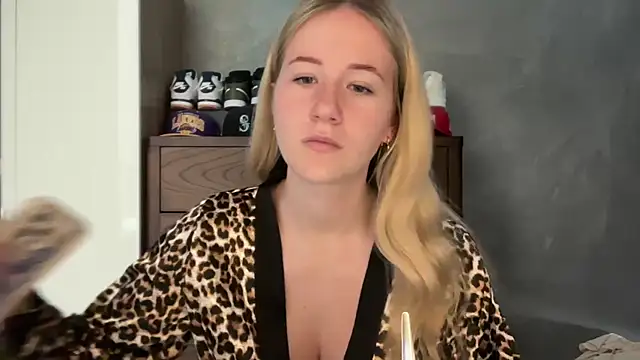 Snapshot of itssosierra chatting on 05.21.26 itssosierra online show from 05.21.26