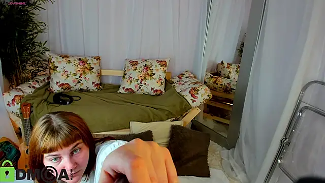 Rene Shine online show from 10.18.25