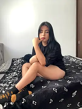 Snapshot of Sienna_LaCroixx chatting on 10.30.25 Sienna LaCroixx online show from 10.30.25