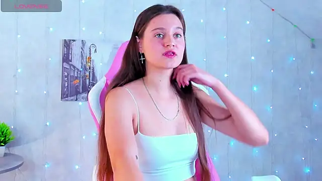 Renesmy Black online show from 10.21.25