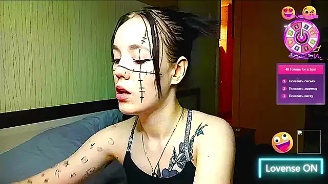 Snapshot of JennyRass chatting on 05.17.26 JennyRass online show from 05.17.26