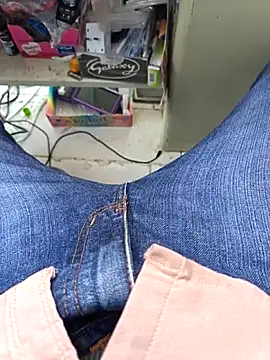 Snapshot of vi25vofgg chatting on 10.14.25 vi25vofgg online show from 10.14.25