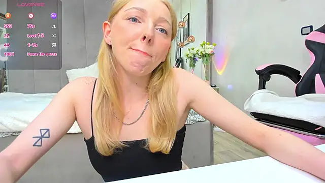 SundyRose online show from 11.18.25