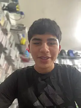 Snapshot of HarmonicOdour chatting on 11.05.25 HarmonicOdour online show from 11.05.25