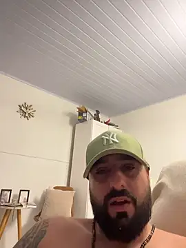 Snapshot of Sedutor69- chatting on 10.29.25 Sedutor69- online show from 10.29.25