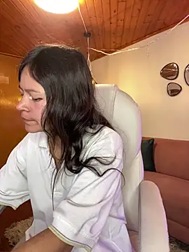 Ninfa pink online show from 12.18.25