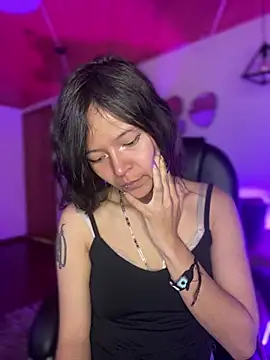 Ninfa pink online show from 01.13.26