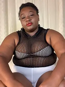 Snapshot of Candy_Brown69 chatting on 10.10.25 Candy Brown69 online show from 10.10.25