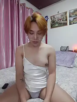 Snapshot of Keyka15 chatting on 05.16.26 Keyka15 online show from 05.16.26