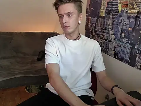 Snapshot of kinkyalecx chatting on 11.05.25 kinkyalecx online show from 11.05.25