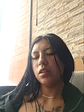 Snapshot of Mia-sex1 chatting on 10.21.25 Mia-sex1 online show from 10.21.25