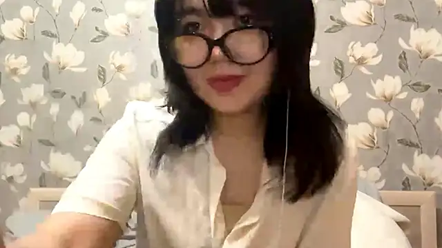Snapshot of YunaMuse chatting on 10.10.25 YunaMuse online show from 10.10.25