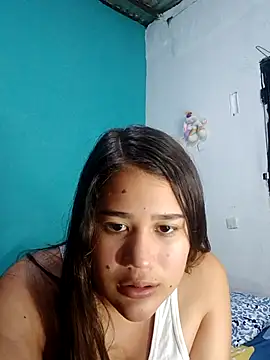 Snapshot of LindaaModel chatting on 10.10.25 LindaaModel online show from 10.10.25