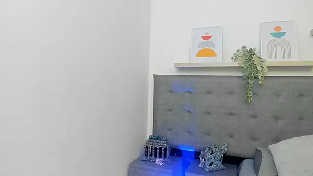 Snapshot of harper_brown1 chatting on 10.29.25 harper brown1 online show from 10.29.25